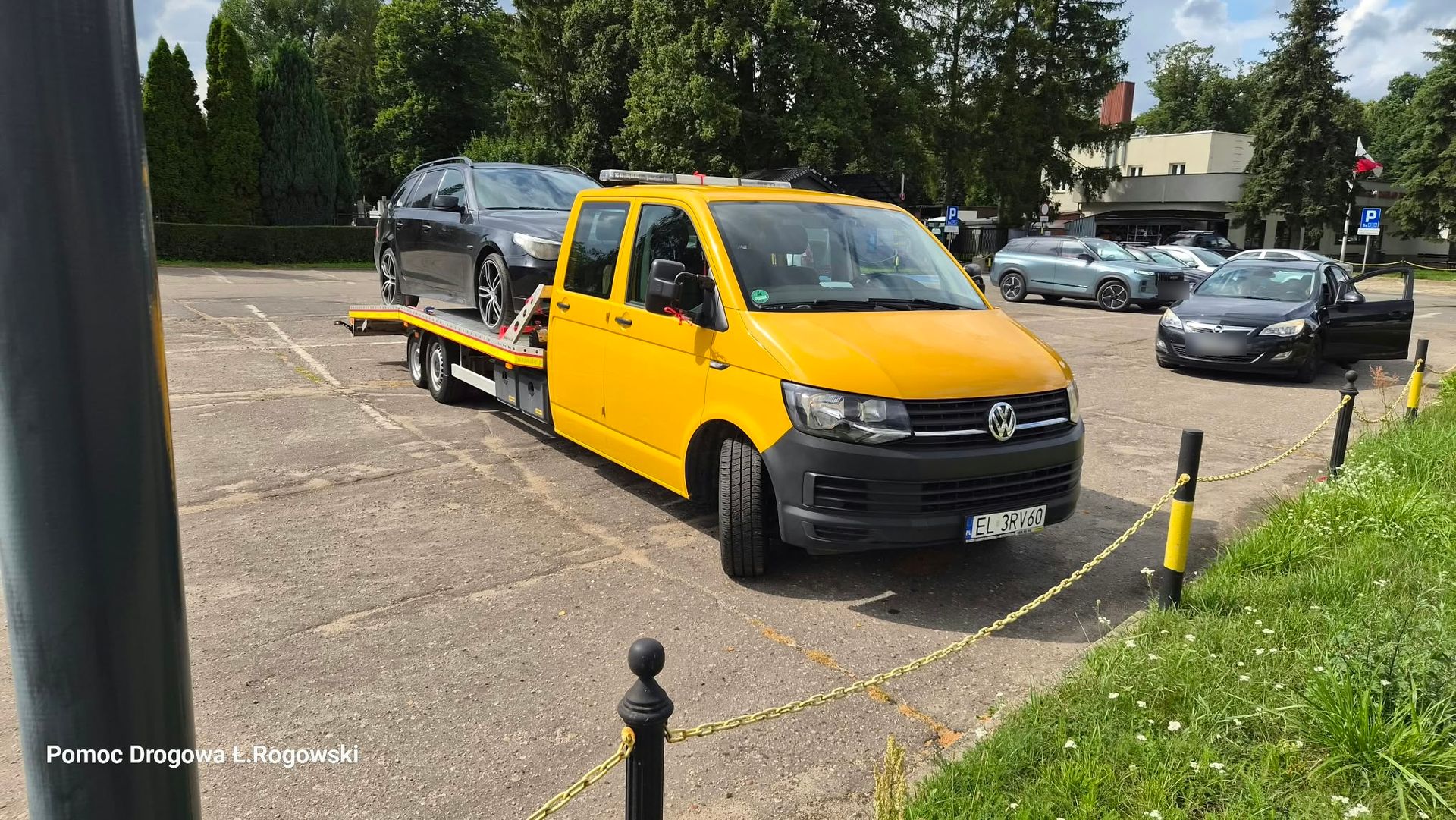 Auto na lawecie